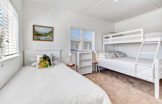 The Little Blue Bach in Oneroa Village - Foto 4