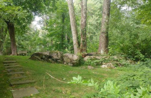 Contemporary 3 Bedroom Apt with Sauna in Woods - Foto 33