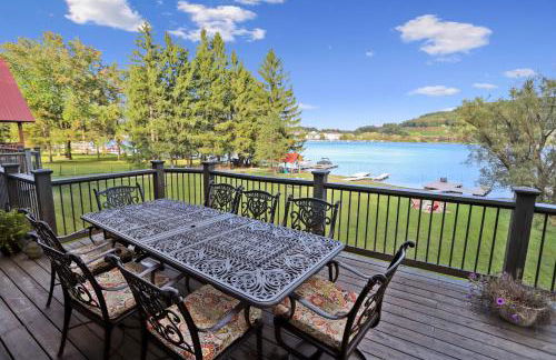Lakefront home with fire pit and dock Near Wisp Resort - Foto 10