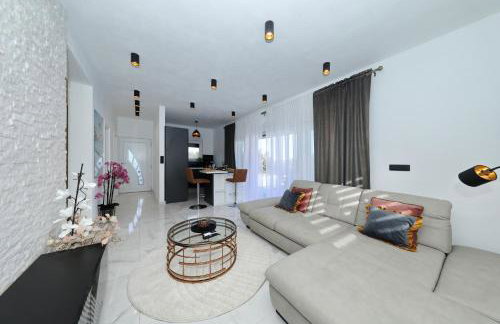 Orchid Stay - Photo 25