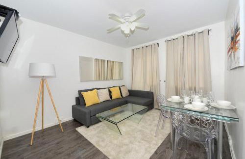 Amazing 4 BR 1 BTH Laundry Dishwasher, June To Aug 90 Days Stay Required - Foto 12