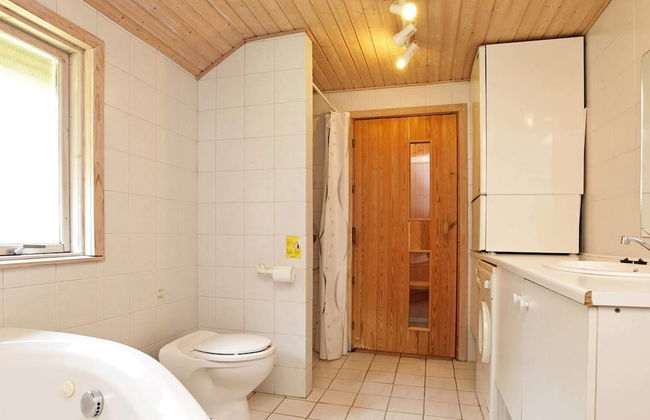 Comfortable Holiday Home in Dannemare with Hot Tub - Photo 22