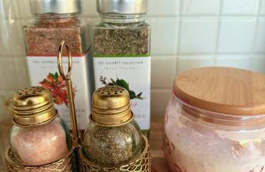 The Perfumers House Hot Tub Near St Pete Beach - Photo 27
