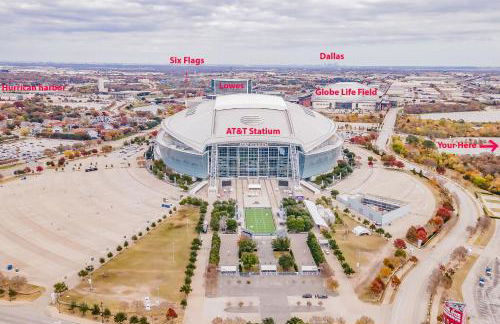 Cozy 2BR Farmhouse Apt - Sleeps 8 - FREE Parking! - Photo 40