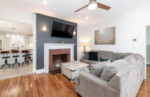 2-Unit House, big Lake Winnisquam views - Sleeps 13 - Foto 10