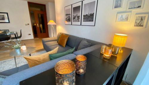 Ferienwohnung-Kapitaen-Hook-mit-Sonnenterrasse-Garten-zwischen-Strand-Wald-Wiese-auf-Ruegen - Foto 2