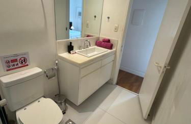 Leblon - Vista Mar no Top Flat Leblon com Academia, Garagem e Arrumação Diária - True Rio - Photo 24