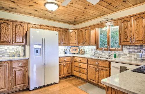 Hiawassee Home with Fire Pit and Furnished Deck! - Foto 7