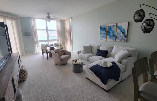 Turnkey Tranquility with Marina & Intercoastal views - Foto 1