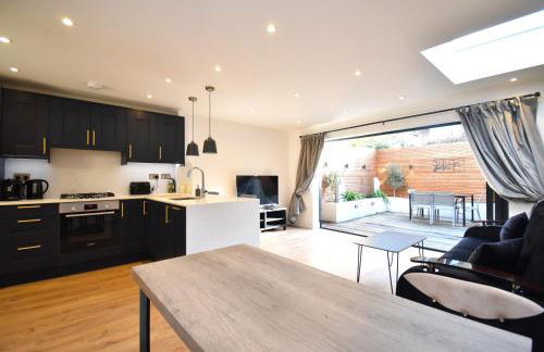 Stunning 2 bed apartment - Photo 8