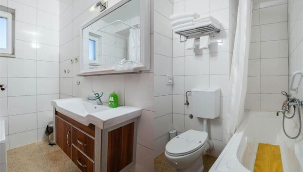 Nice Beach Apartments in Stobreč - Foto 5, Baño