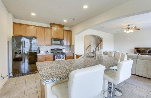 Covered Patio and Spacious Yard Houston Area Home! - Foto 3