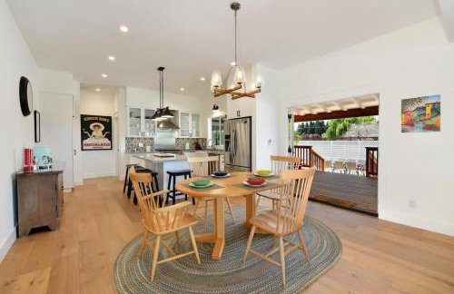 Completely Remodeled Farmhouse With Stunning Views Of Dry Creek Valley - Foto 11