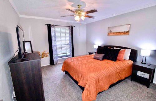 Pool Theater Convenient Location 4bedroom2 bath - Foto 4