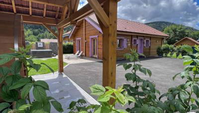 Chalet Le Familial - SPA & SAUNA - Serviettes - Peignoirs - Lits faits - Ménage inclus - Foto 1