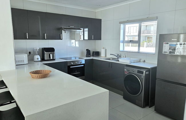 Dolphin Ridge Seaside Apartment - Photo 12