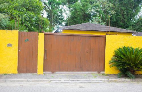 Casa Amarela, 3 Quartos , 15 camas, Acesso rápido às praias - Foto 2