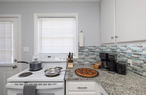 Private Hot Tub & Swing, Vintage Nintendo with Large Parking & EV ready - Foto 23