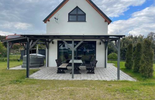 Krzywy Domek Niesiołowice - Foto 1