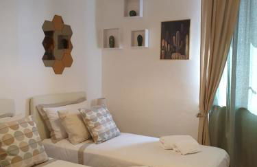 Donna Caterì - Photo 28