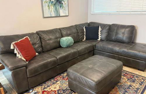 2 bedroom private apt & laundry - Foto 2