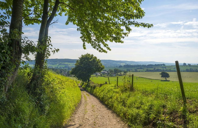Cozy Garden Home w/ Fireplace - Photo 30