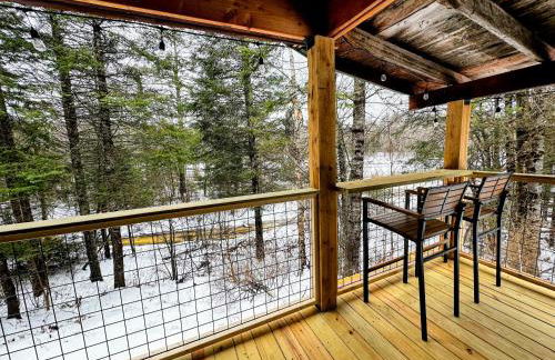 5R Cozy log chalet in fantastic location. Ski, snowshoe, fish, explore! AC, pet friendly! - Photo 11