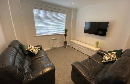 Modern 2 bedroom apartment, with car parking. - Foto 11