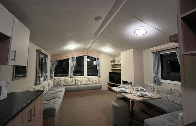 Premium Location - Sleeps 6 - Caravan on The Lakes - Foto 14