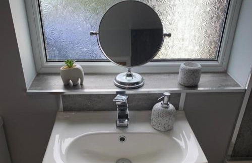 2 Bed Bungalow - Sleeps 4 - Pets - Parking - Wifi - Foto 3