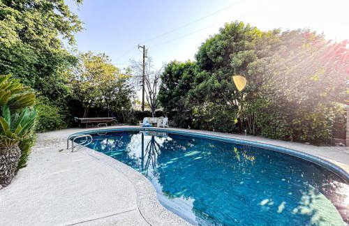 Relaxed and Cozy Poolside Studio - LOU2 - BUR - Foto 7