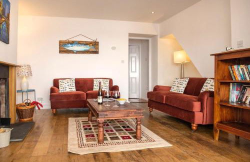 Hawkins Cottage with Hot Tub - Photo 5