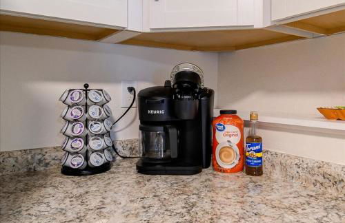 Catskills Lakefront with Hot Tub, Sauna and Theater - Foto 62