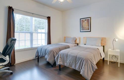 Inviting High Point Townhome with Patio and Privacy! - Foto 16