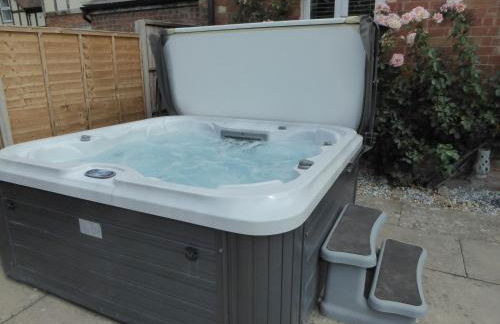 The Shakespeare Lodge - Sleeps up to 12 - 2 HOT TUBS - Foto 35