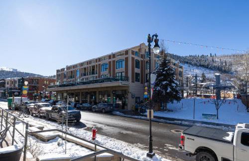 Ski in Ski out Main Street Balcony Hot Tub - Photo 56