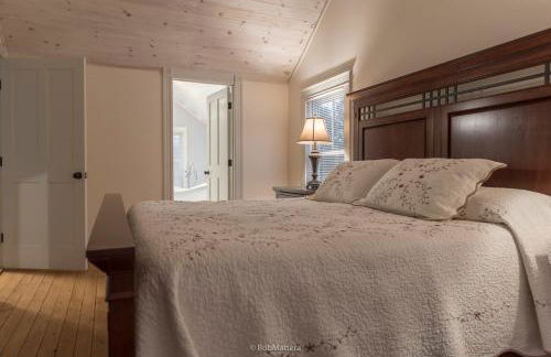 Restored 1881 Farm House - Foto 25