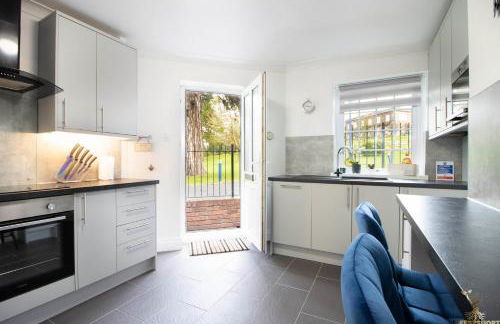 Old Lodge close to City Centre with parking - Foto 26