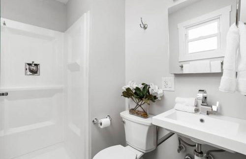 Newly Renovated Retreat 30mins to Downtown Indy - Photo 20