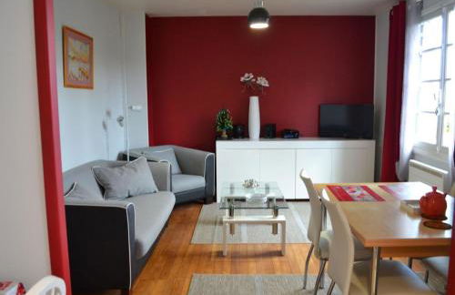 Charmant appartement avec terrasse et jardin, idéal pour 4 personnes, à Barbezieux - FR-1-653-196 - Foto 2