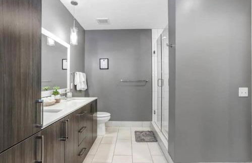 Urban Chic 1BR Downtown Tampa Pool & Balcony Views - Foto 14