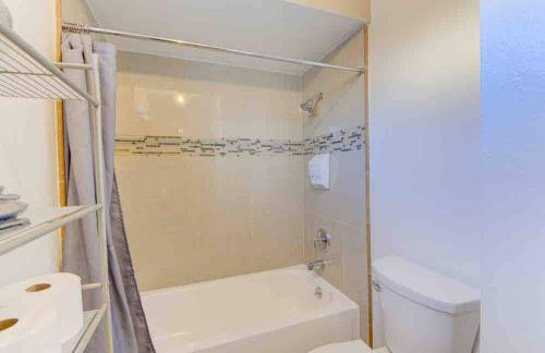 Arcade game room, 2 king beds, ev chargers - Foto 43