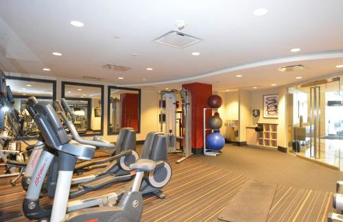 Executive Suite at National Landing - 1BR, Metro, Gym, Pool, Sauna, 2 Queen Beds - Foto 8