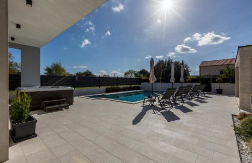 Luxury Villa Diana with heated pool and jacuzzi - Foto 73