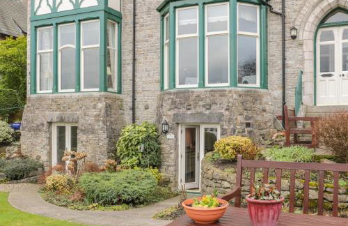 Inglewood Court - Photo 23