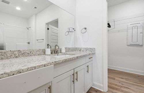 Relaxing 2BR Home w Contemporary Style - Foto 7