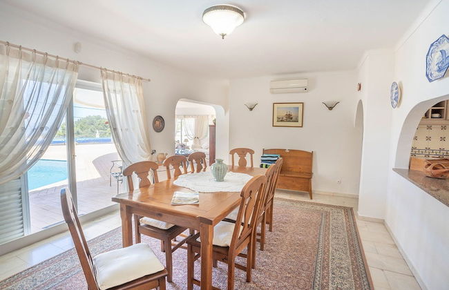 Silver Beautiful 4 Bedroom Vila Just Steps TO TH - Foto 15