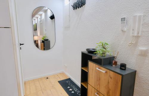 Modernes Apartment für Geschäftsreisende und Paare - WLAN - Parkplatz - Nespresso - zentral - Foto 15