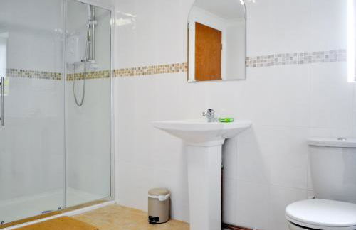 Greenmeadow Bungalow - Photo 8