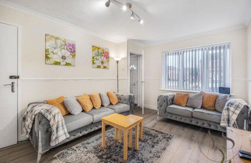 Group-Friendly 3BR Near Dudley + Parking - Foto 6